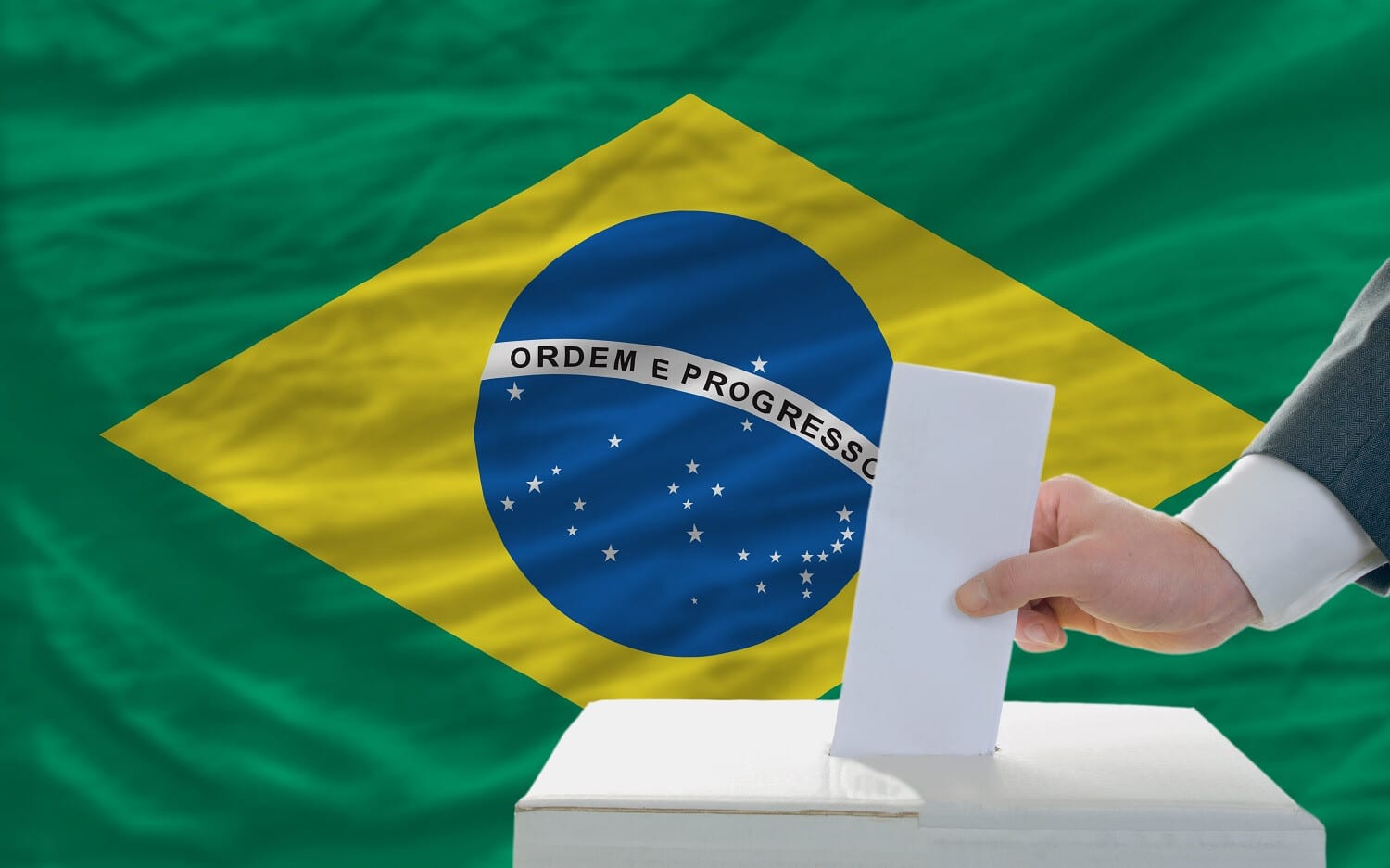ブラジル国旗と投票箱